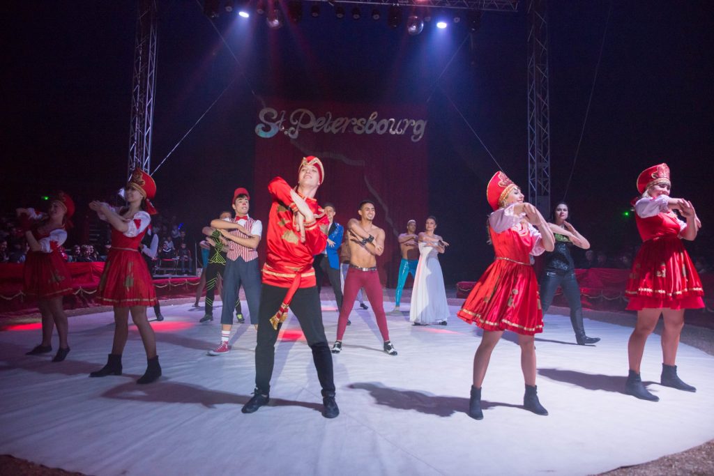Le grand cirque de St Petersbourg featured